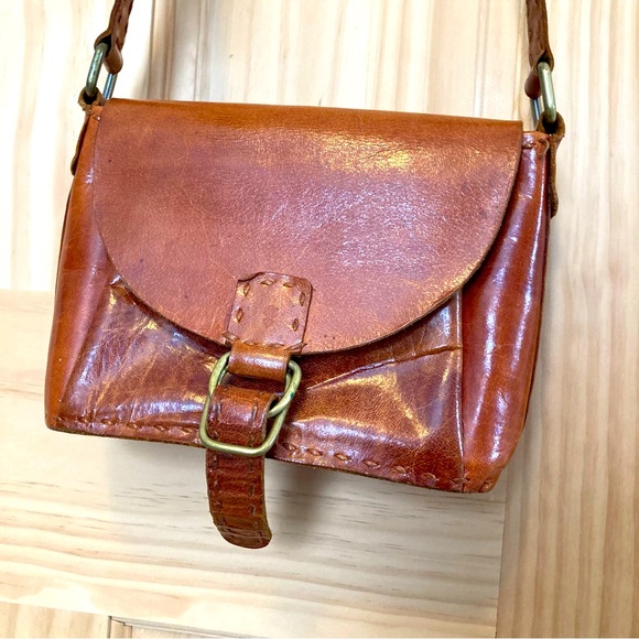 Beautiful leather bag. Handmade by artisan leather artist in south India. - Picture 1 of 16